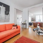 Veeve - Peaceful Gallery