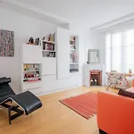 Veeve - Peaceful Gallery